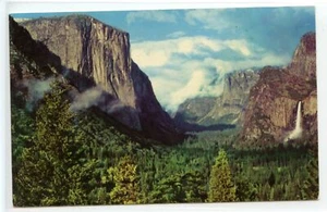 Postal del Parque Nacional de Yosemite, California Wawona Road Vista - Imagen 1 de 2
