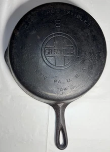 Vintage Griswold Large Block Logo No 8 (704J) Cast Iron Skillet. Sits Flat. - Picture 1 of 5