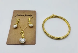 Jemstone And Air Ring - Picture 1 of 7