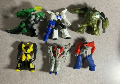 Lot of 6 2000s Transformers Action Figures Cover