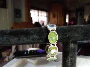 NICE! Bracelet is used but very nice green resin design and glass stone - Picture 1 of 5