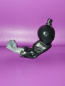 SOLOMON GRUNDY CNC RIGHT ARM FOR FIGURE DC CLASSICS COLLECT AND CONNECT MATTEL - Picture 1 of 2