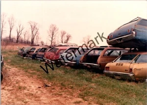 Junkyard junk rusty old vintage automobile car found photo 3.5x5 C8-38 - Picture 1 of 1