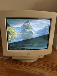 Dell M770 17" CRT VGA Computer Monitor 1280 x 1024 @ 85Hz - Retro Gaming - Picture 1 of 7