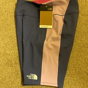 Girl New With Tags North Face Bike Shorts Size XL Retail $35 - Picture 1 of 3