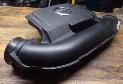 Tubo de admisión de aire resonador negro OEM Nissan Pathfinder 2006 4,0 L Foto 1 de 4