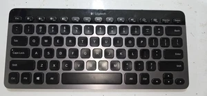 Logitech K810 Bluetooth Inalámbrico Compacto Iluminado Teclado - Imagen 1 de 3