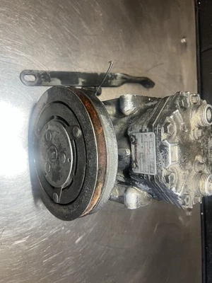 1967 Ford Mustang Fairlane Mercury Cougar ORIG A/C COMPRESSOR with CLUTCH PULLEY - Image 1 of 4