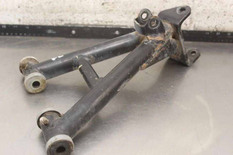 Yamaha Moto 4 YFM225 1987 mando delantero inferior izquierdo brazo X848 Foto 1 de 4