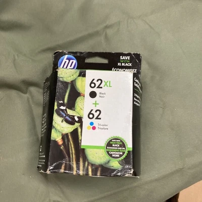 Nuevo cartucho de tinta tricolor sellado OEM HP 62XL negro y HP 62 - caducado en octubre de 2019 Foto 1 de 3
