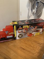 mattel toy disney cars super mack pista transformable