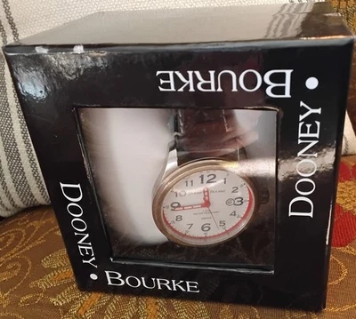 Relógio suíço Dooney & Bourke unissex 5 caixas eletrônicos aço inoxidável - Imagem 1 de 4