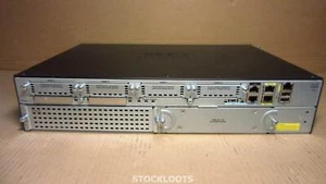 Routeur Gigabit 3 ports Cisco 2911 V02 - 2911/k9 à services intégrés avec oreilles RM - Photo 1/3