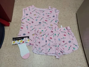 Nwt Friends Womens Sleep Set W/socks Pink L - Picture 1 of 1