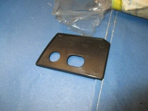 SPACER.N.O.S.FOR ROOF LUGGAGE RACK 81-87 ARIES,RELIANT,LEBARON,T+C 4229046 - Picture 1 of 1