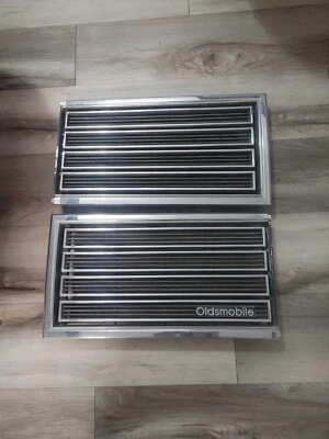 Oldsmobile Delta 88 Royal Grille 1985 Foto 1 de 2