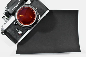 1mm GROSOR 8"x5" NEGRO AUTOADHESIVO ESPUMA NEOPRENO CÁMARA SELLO DE LUZ Y DEFLECTOR - Imagen 1 de 2