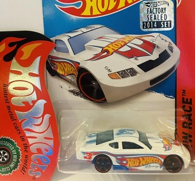 2013 Hot Wheels HW Race #144 CIRCLE TRACKER Car🔥Factory Sealed🔥 - Image 1 of 2