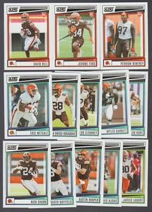 Lote de 40 cartas 2023 Cleveland Browns con juego de equipo SCORE 2022 23 jugadores actuales - Imagen 1 de 1