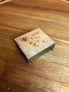 Vintage American Beauty Imitation Pearl Compact Mirror - Picture 1 of 4