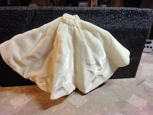 Gonna da sposa Barbie vintage in velluto crema clone? - Foto 1 di 4