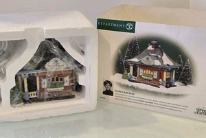 Dept 56 Heritage Village Collection Dorothy's Skate Rental House 55515  - Bild 1 von 21