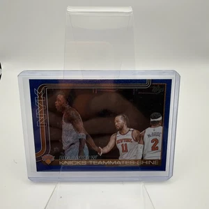 2025-26 Topps - Knicks Team Card #274 Big Apple W Blue Glitter - Bild 1 von 6