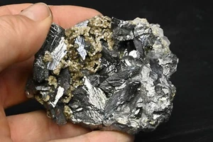 Amas de Arsenopyrite du Portugal 279g Mineraux de collection - Imagen 1 de 7