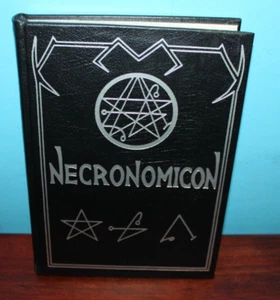 Necronomicon Leather Limited 140/666 Signed by Simon (1977) - Imagen 1 de 4