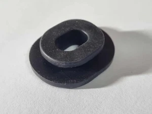 HONDA Z50 72-78 SIDE COVER RUBBER GROMMET 83551-300-000 - Picture 1 of 2