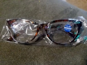 Reading Glasses 2.50 Womens Cat Eye New - Picture 1 of 1