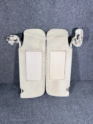 Juego de pares de parasoles Chevy GMC Sierra Silverado Tahoe Suburban Yukon 2000-2006 OEM Foto 1 de 4