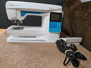 HUSQVARNA VIKING OPAL 650 NÄHMASCHINE MIT PEDAL TYP P221 TOP ZUSTAND - Bild 1 von 16