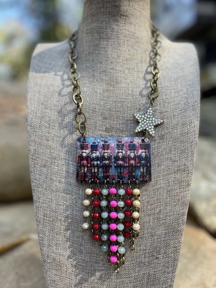 Collar Cascanueces Sur Gitano con Borla de Vidrio Foto 1 de 1