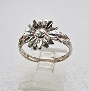 VINTAGE 925 STERLING SILVER SUNFLOWER BAND RING SIZE 6.75 - Picture 1 of 9