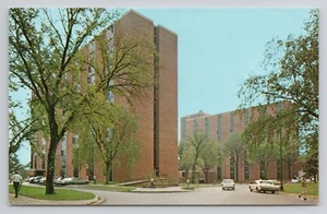 Reinow Residence Hall University of Iowa, Iowa City Iowa Postcard - Picture 1 of 2