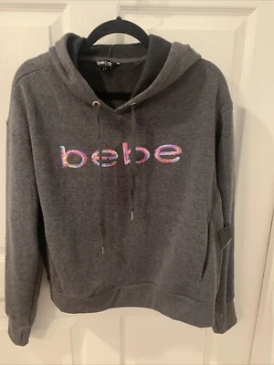 Sudadera con capucha BEBE Sport talla L carbón/arco iris lentejuelas con bolsillos.  (Precio de venta sugerido por el fabricante 94 USD).  NUEVO. Foto 1 de 4