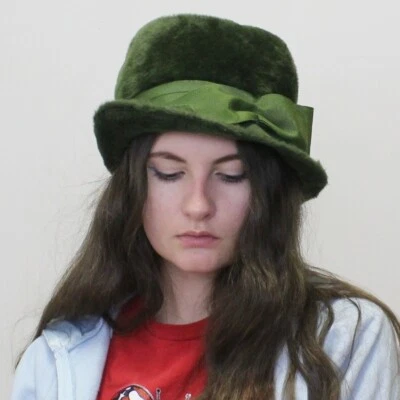 Sombrero Swagger Vintage Años 60 Verde Piel Sintética con Detalle de Lazo por Martelle Foto 1 de 4