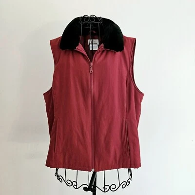 Chaleco EP Pro Mujer Cremallera Completa, Rojo Ladrillo con Bolsillos y Cuello de Piel Sintética Negro, Talla Med Foto 1 de 4