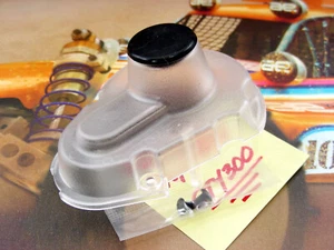 Team Associated RC10 4WD Complete Rear Transmission Gear Cover & Screw Set NEW ! - Picture 1 of 4