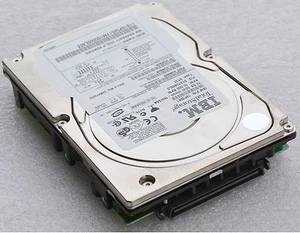 73GB Hard Drive 10.000 & / Min 10k Server HDD SCSI IBM 18P3261 Seagate - Picture 1 of 2