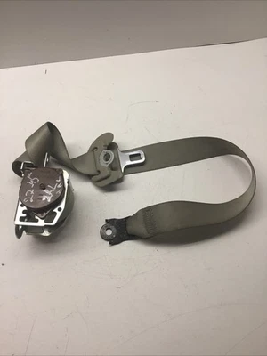 2009-2012 Toyota Sienna Rear Left 2nd Row Seatbelt OEM - Imagem 1 de 4