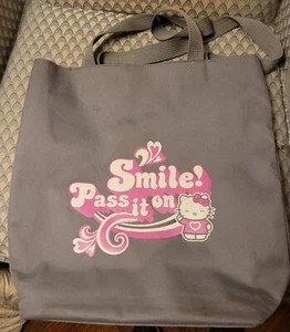 Bolso de mano de disco de vinilo Hello Kitty SMILE PASS IT ON para bolsa de disco de 12" Sanrio - Imagen 1 de 4