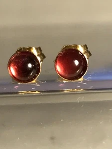 14K GF ROUND BEZEL SET NATURAL CABOCHON RHODOLITE GARNET CABS EARRINGS. 4MM. - Picture 1 of 4