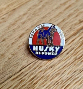 2007 IOWA GAS Swap Meet Button HUSKY HI-POWER - Foto 1 di 2