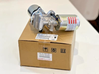 Genuine Toyota 47070-60050 Pump Assembly, Brake Booster for 4runner FJ cruiser - Image 1 of 4