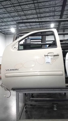 Conjunto de puerta delantera izquierda usado se adapta a: GMC Yukon 2010 delantera izquierda grado C Foto 1 de 4
