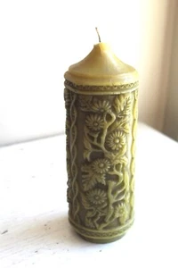 VTG 60s Molded Bas Relief Pillar Candle Olive Green Stumpenferze 9 in Regency - Picture 1 of 7
