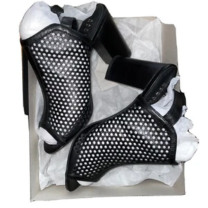 BARNEYS NEW YORK Made in Italy Black Leather Platform  Heels -8 Worn Once Inside - Picture 1 of 10
