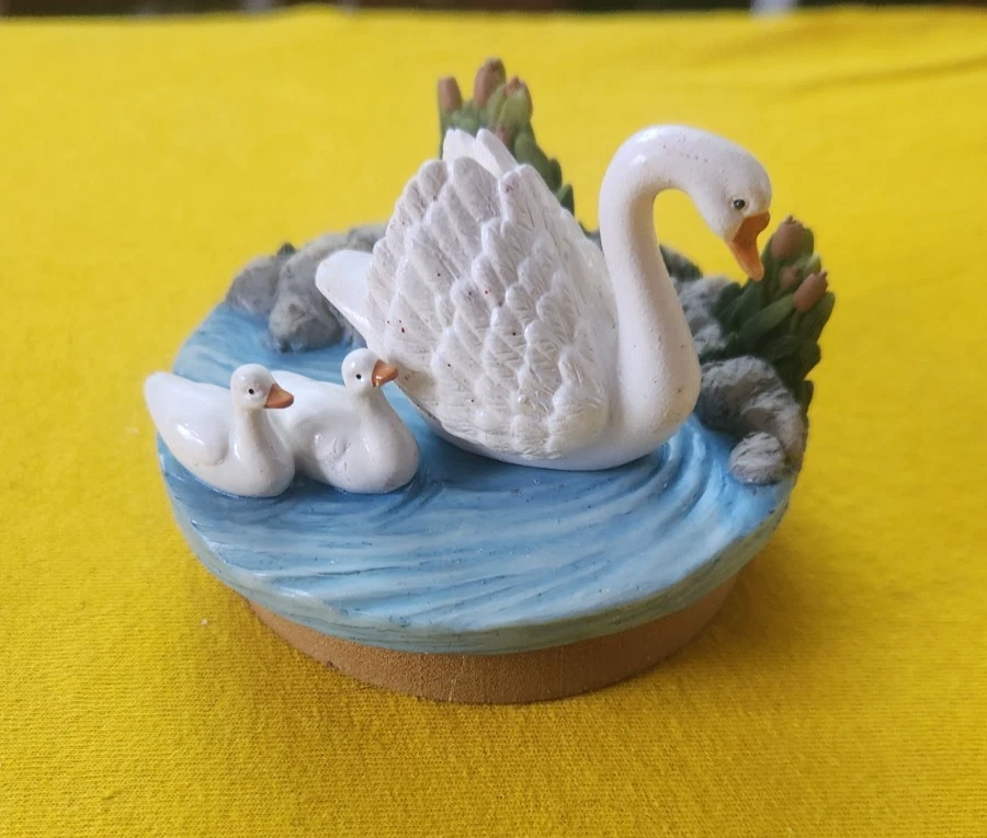 Our America Swan Family Vela Tarro Topper para Yankee Candle Foto 1 de 4